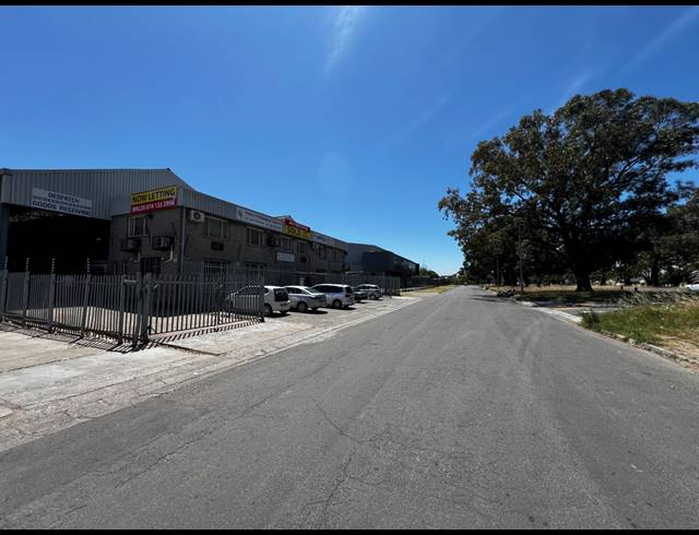 1,972M² WAREHOUSE TO LET IN BEACONVALE